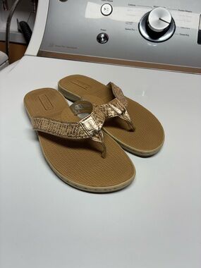 Sperry Tortolla gold sequin sandal size 6 new